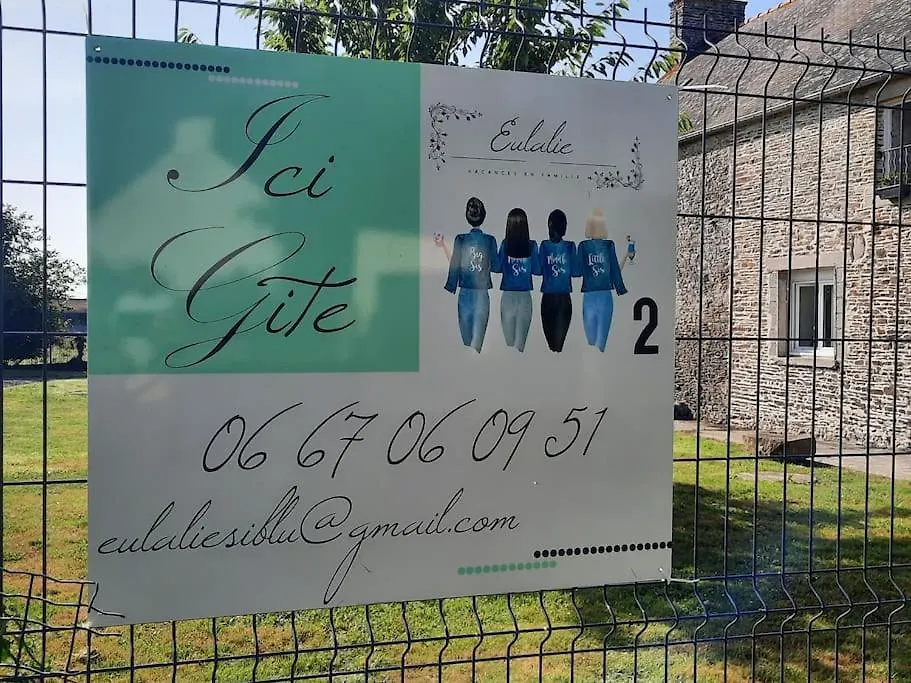 Gite 16 Personnes Pleine-Fougères Francia